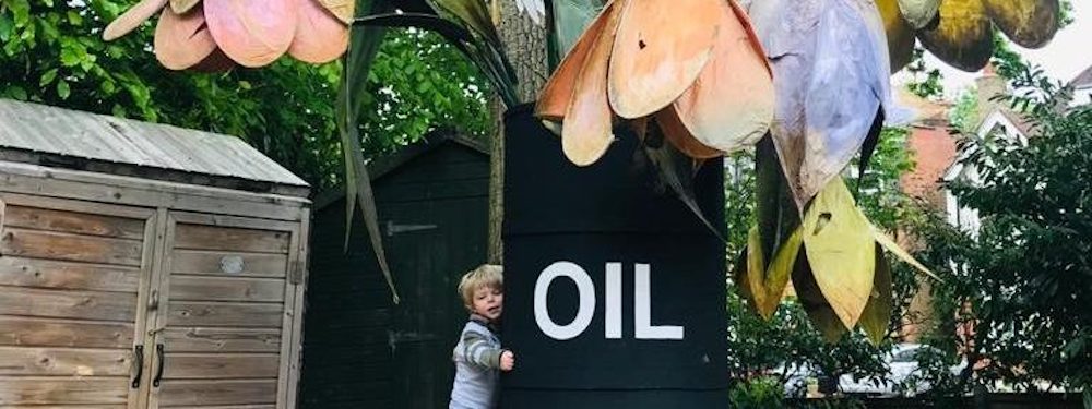 Parents to make Father’s Day appeal for Lloyd’s to stop insuring fossil fuels